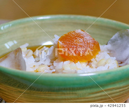 漬物の冷やし烏龍茶漬け 42941255