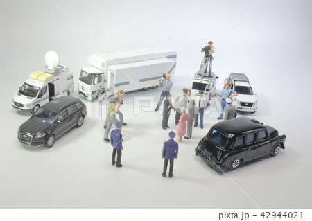 a scale of news report car with figure a scale of news report car with figure 42944021