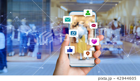 ソーシャルメディア 42944605