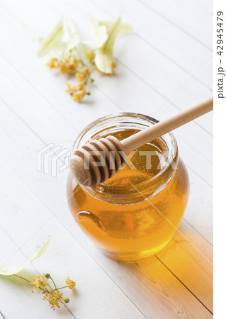 Glass jar of honey, Linden flowers  42945479
