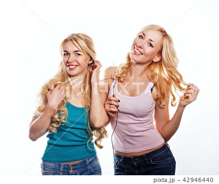 Girsl with headphones 42946440