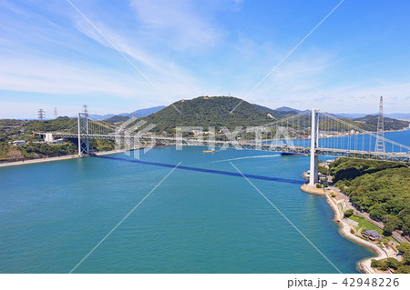 晴天の関門橋 ドローンから空撮 晴天の関門橋 ドローンから空撮 42948226