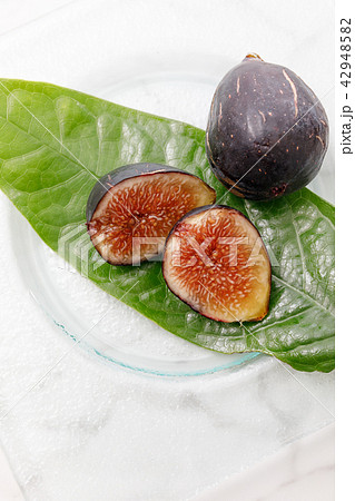 フルーツ　黒イチジク　品種：ヌアールドカロン 42948582