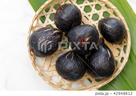 フルーツ 黒イチジク 品種 ヌアールドカロンの写真素材