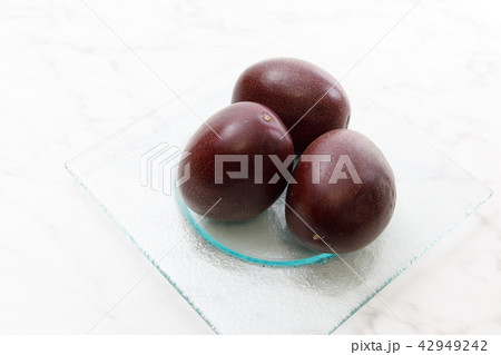 フルーツ　パッションフルーツ 42949242