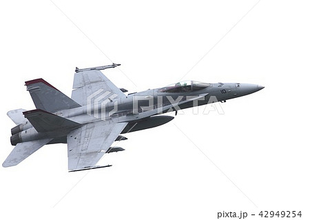 大空を旋回飛行する米海兵隊の空母艦載機F-18Cホーネット戦闘攻撃機 42949254