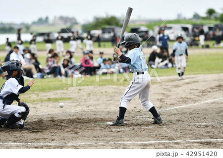 少年野球の打者 42951420