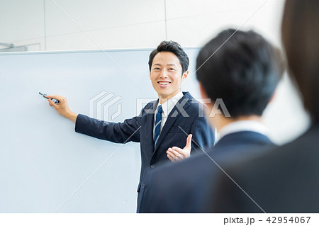 ビジネスマン、研修、講習会 42954067