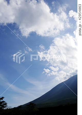 風景写真 山岳写真 岩手山の初秋 岩手山雲湧きいずる 岩手山焼け走り 風景写真 山岳写真 岩手山の初秋 岩手山雲湧きいずる 岩手山焼け走り 42954863