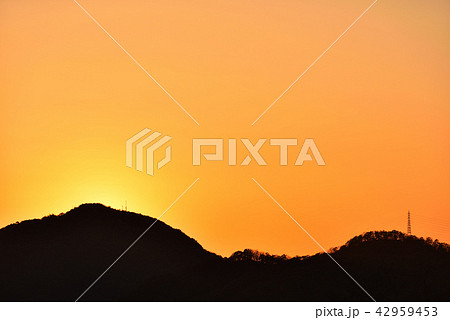 六甲山の夕焼け 42959453