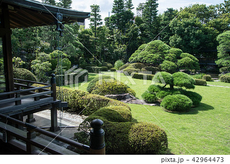 寅さんの故郷柴又帝釈天(たいしゃくてん) 邃渓園(すいけい) 近くには矢切の渡しや寅さん記念館がある 寅さんの故郷柴又帝釈天(たいしゃくてん) 邃渓園(すいけい) 近くには矢切の渡しや寅さん記念館がある 42964473