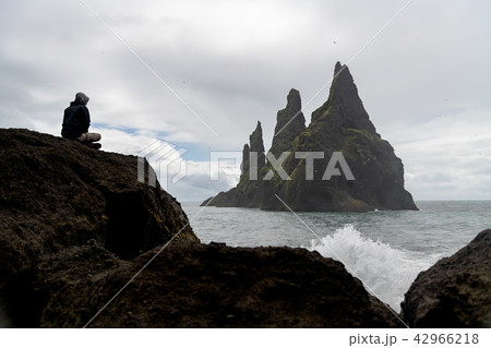 Basalt rock formations Reynisdrangar Vik, Iceland. 42966218