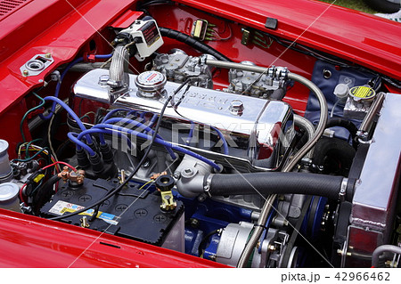 国産初の200km/hオーバー高性能車として注目ダットサンフェアレディの完成形フェアレディ2000 42966462