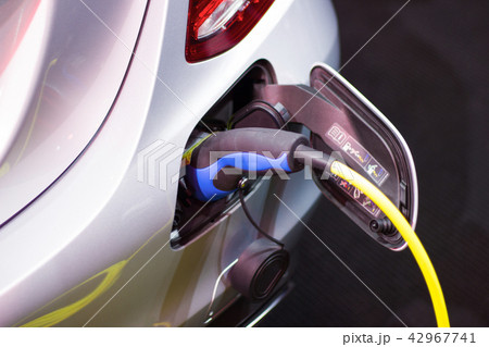 The charging the battery for the car  42967741