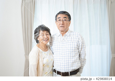 老夫婦 シニア シルバー世代 おじいさんとおばあさん 老夫婦 シニア シルバー世代 おじいさんとおばあさん 42968014