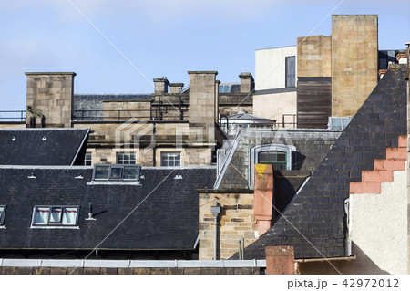 Roofs in the old town of Edinburgh 42972012