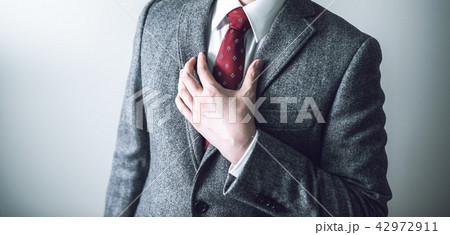 スーツ姿-男性 42972911