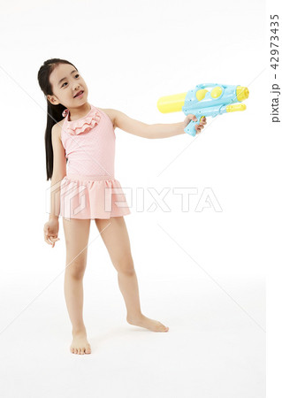 子供 水着 女性 42973435