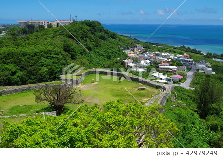 勝連城跡と海の眺め 42979249