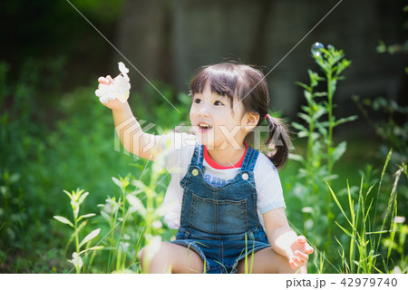 子供 人物 女性 42979740