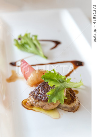 Foie gras, grilled 42981273