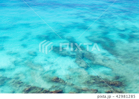 sea surface wit rock aerial sea surface wit rock aerial 42981285