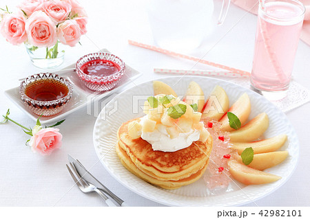 桃パンケーキ 42982101