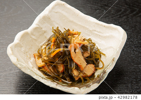 切り昆布の煮物 42982178