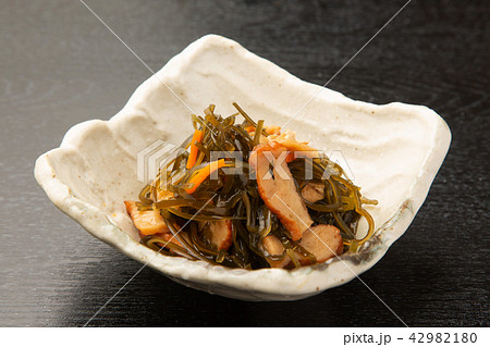 切り昆布の煮物 42982180