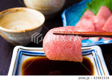 インドマグロのトロ 日本酒とともに インドマグロのトロ 日本酒とともに 42983338