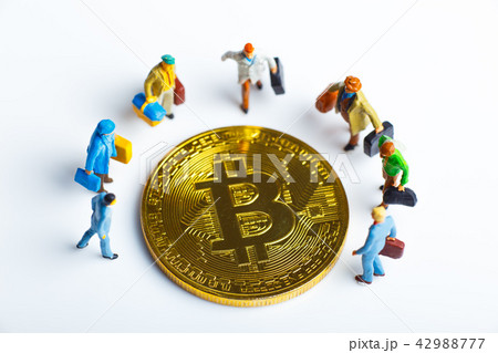 ビットコインとビジネスマン ビットコインとビジネスマン 42988777