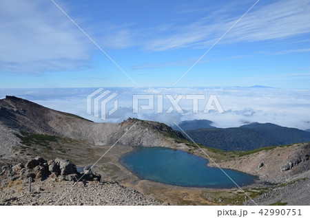 乗鞍 蚕玉岳から見た権現池と雲海の大絶景 乗鞍 蚕玉岳から見た権現池と雲海の大絶景 42990751