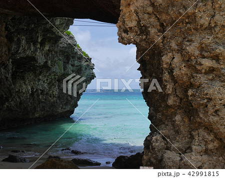 砂山ビーチ・大岩（宮古島・海岸・絶景） 42991815