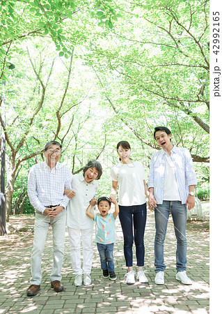 3世代 家族 3世代 家族 42992165
