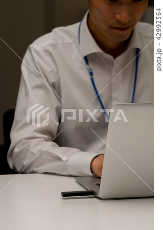 ビジネスイメージ　情報漏えい 42992564