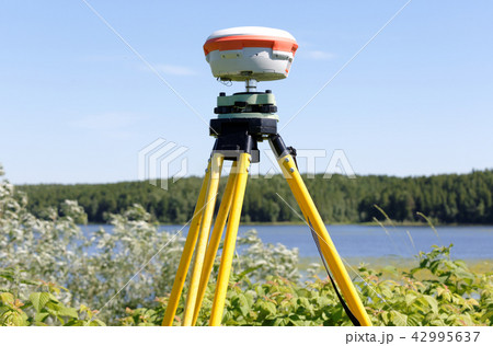 GNSS geodetic receiver works autonomously  42995637
