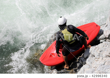カヌー　激流 42996340