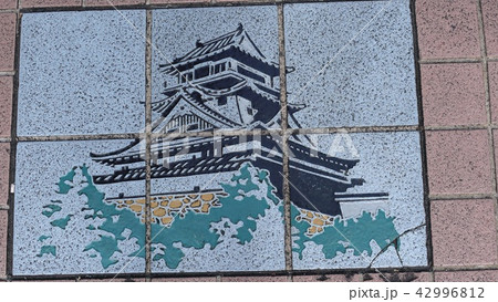 路上の絵タイル　高知城 42996812