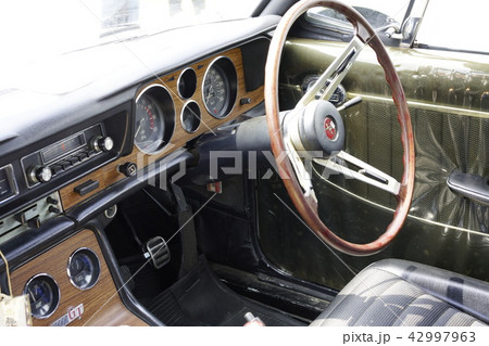 1969年プリンス技術陣開発S20型エンジン搭載スカイラインGT-Rセダン初代ハコスカ4ドアセダン 42997963