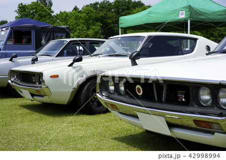 スカイラインのアイデンティティ丸型4灯テールライト採用ケンメリ,オーバーフェンダーGT-Rホワイト スカイラインのアイデンティティ丸型4灯テールライト採用ケンメリ,オーバーフェンダーGT-Rホワイト 42998994