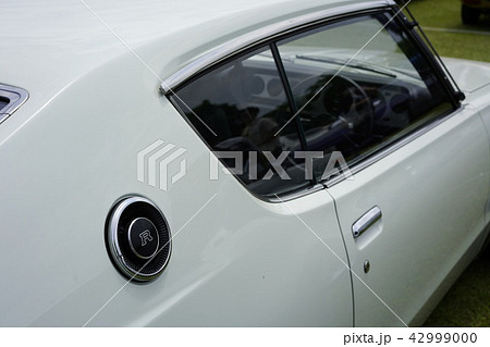 スカイラインのアイデンティティ丸型4灯テールライト採用ケンメリ,オーバーフェンダーGT-Rホワイト スカイラインのアイデンティティ丸型4灯テールライト採用ケンメリ,オーバーフェンダーGT-Rホワイト 42999000