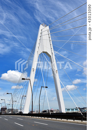 多摩川に架かる大師橋 43013090