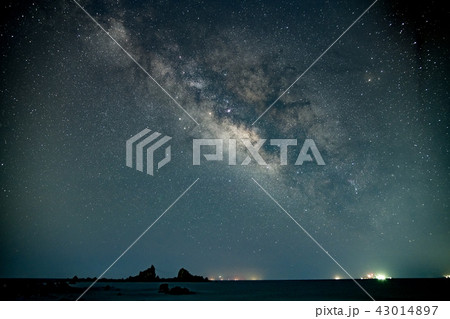 真鶴半島の天の川と三ツ石 43014897
