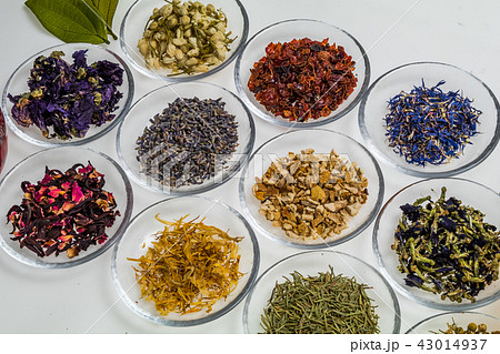 きれいになるハーブティー　Colorful herb tea 43014937