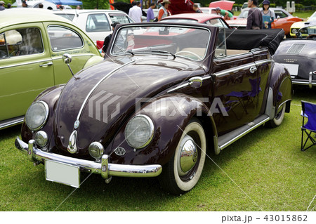 フォルクスワーゲンタイプ1ビートル流線形可愛いオープンカー2シーターカブリオレおしゃれな外車1953 43015862