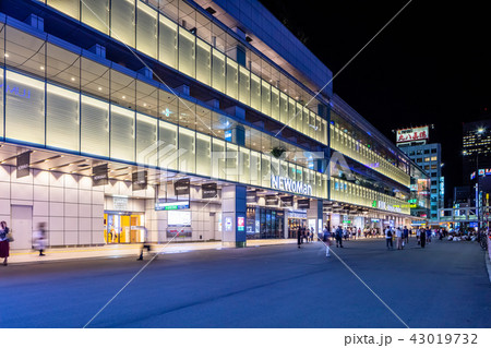 東京 新宿駅 南口周辺 東京 新宿駅 南口周辺 43019732