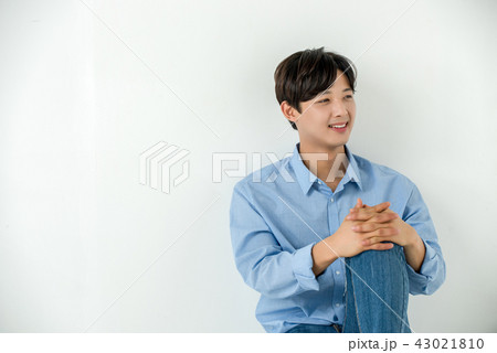 人物 表情 喜び 43021810
