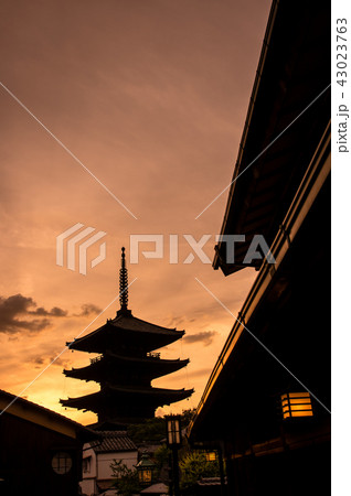 八坂の塔夕景 43023763