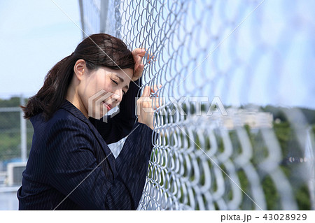 働く女性 働く女性 43028929