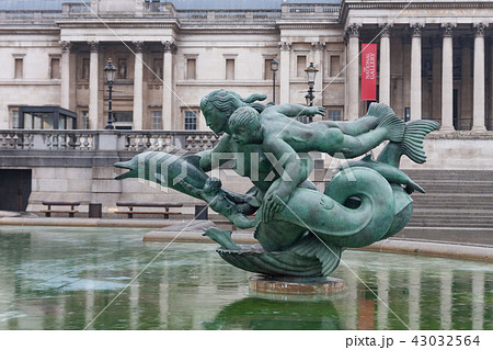 Mermaid statues  on fountain on Trafalgar square 43032564